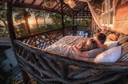 Pochomil House | Balcony Bedroom w Romantic Sunsets - AC - Pool