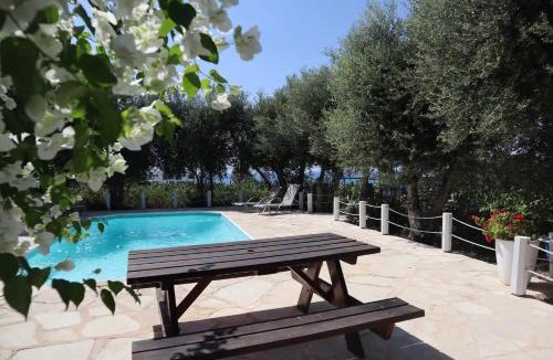 Kissonerga Villa | Banana Sunset Villas