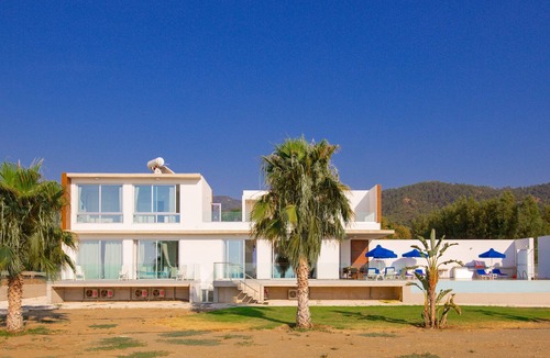Argaka Villa | Beach Villa Mare - Argaka - a villa that sleeps 8 guests in 4 bedrooms