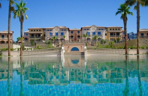 Agios Tychon Apartment | Beachfront luxury apartment next to St.Raphael Hotel in Limassol