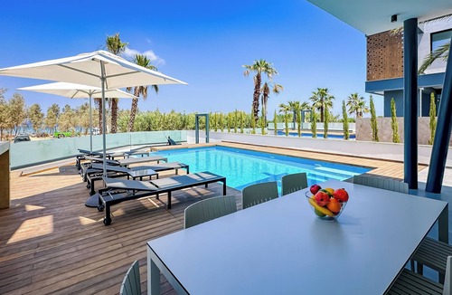 Paralimni Villa | Beachfront Romantic Villa