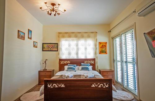Pyla Villa | Beachfront Villa Larnaka Dhekelia with Pool