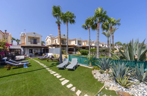 Meneou Villa | Beachfront Villa Meneou 3