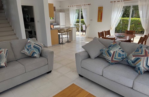 Pegeia Villa | Beautiful 2 bed Villa With Private Pool And Mature Gardens