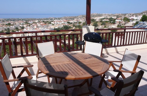 Peyia Town Apartment | Beautiful 2 Bedroom Penthouse Apartment In Peyia. Communal pool - Free WiFi