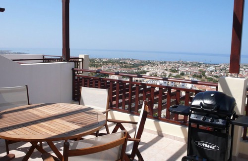 Peyia Town Apartment | Beautiful 2 Bedroom Penthouse Apartment In Peyia. Communal pool - Free WiFi