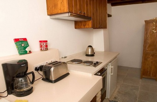 Choirokoitia Apartment | Beautiful Country House Apartment with A/C, WiFi & Pool in the Historical Village of Choirokoitia