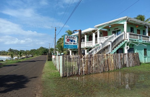 Corn Island House | Beautiful one bedroom with balcony and partial ocean view