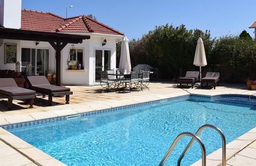 Catalkoy House | Beautifully presented 3 bed bungalow located 15 minutes walk to Shayna beach.