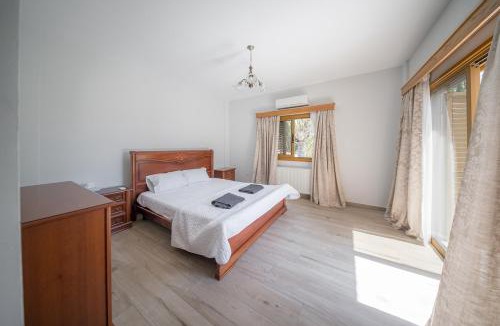 Pyla Villa | Blue Pearl Villa - 6 Bedroom with Pool