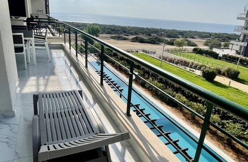 Bafra Apartment | Blue Retreat Suite by the Sea