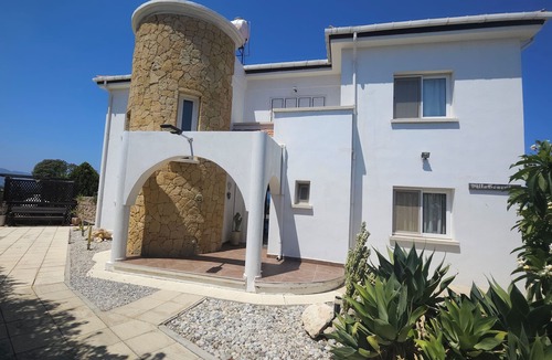 Karsiyaka Villa | Breathtaking sea views, and total relaxation – just steps from the sea.