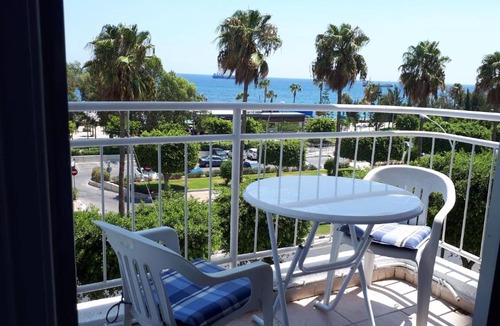 Historical Center Apartment | Breathtaking View & Seafront * Modern * At the Beach * Center City