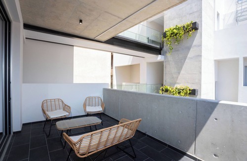 Historical Center Apartment | Bridge House 202 - 2BR Modern Apt close to the beach and city centre