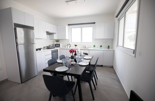 Strovolos Apartment | Carme at the Beach - Home away from home! Beautiful 2bedroom-2bathroom apartment