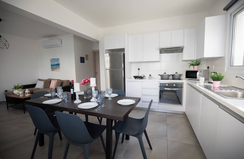 Strovolos Apartment | Carme at the Beach - Home away from home! Beautiful 2bedroom-2bathroom apartment