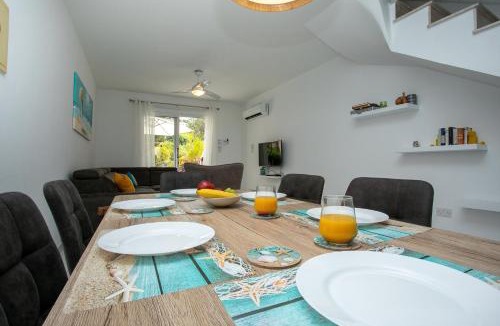 Universal House | Casa Del Sol - Iris Village Universal Paphos, 2BD