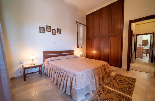 Vasa Koilaniou House | Casa Harmonia Traditional Stone House, Escape to Silence Soul and Serenity in Nature with 2 Bedrooms, Fireplace and Mountain Breeze