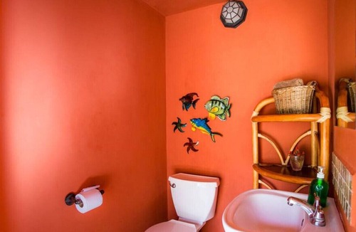 Playa Colorado House | Casa Marisombra: Fun amenities and just steps from the beach