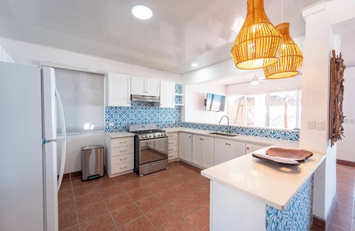 Puerto Sandino House | Casa Zafiro: Modern 3-bedroom beachhouse oasis in Miramar w/dedicated workspace