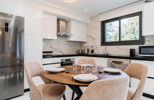 Limassol Apartment | Casino & Mall Jacuzzi Penthouse