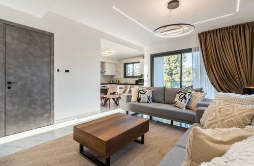 Limassol Apartment | Casino & Mall Jacuzzi Penthouse