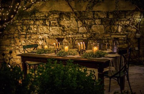 Vasa Koilaniou House | Cecilias Courtyard