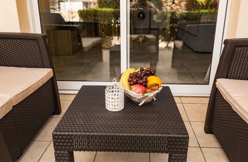 Paphos Apartment | Centrally located well established apartment with free Wi-Fi and swimming pool.
