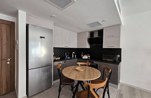 Karavas House | Charming 2-bedroom apartment with WiFi, AC in amazing Alsancak