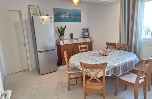 Sea Caves Apartment | Charming 2-bedroom apartment with WiFi and AC in prestigious Seacaves, Peyia