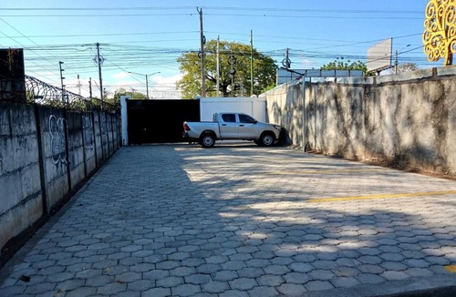 Managua Hotel | Charming 8-units hotel in lovely Managua with AC near the airport