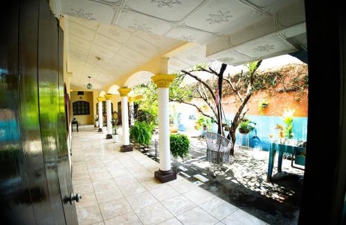 Leon House | Charming Colonial Home in the Heart of León
