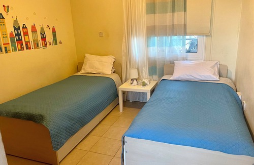 Oroklini Bed & Breakfast | Charming Oroklini Penthouse with Ocean Views and Private Parking