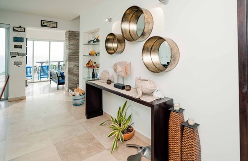 Pacific Marlin House | Charming Two-Story Villa with a Stunning View of Pacific Ocean