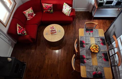 Vasa Koilaniou House | Cherry Holiday House