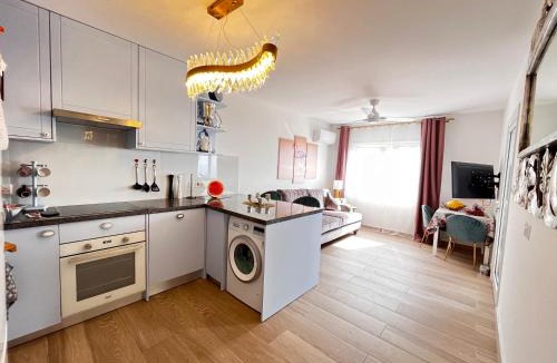 Old Town Apartment | Chloraka Pink&Blue Pafos