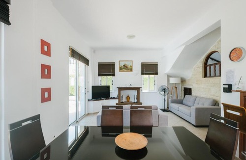 Latchi Villa | CHRYSANTHEMUM 3 BEDROOM VILLA