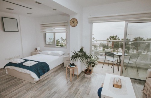 Historical Center Apartment | City Centre Studio Beach View