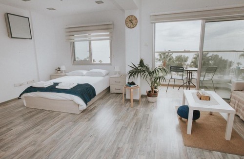 Historical Center Apartment | City Centre Studio Beach View