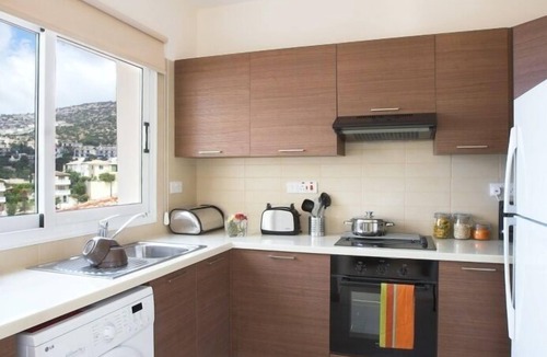 Peyia Town Apartment | Club Coral View Resort