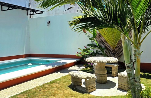 Granada House | Colonial Charm in Granada With private pool Near to City's Heart Family Friendly
