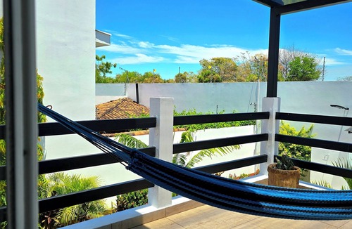 Granada House | Colonial Charm in Granada With private pool Near to City's Heart Family Friendly