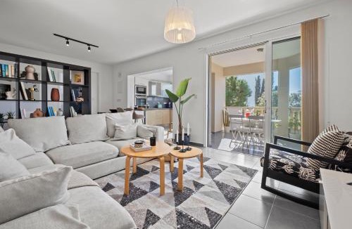 Konia Apartment | Comfy Cove Residence by Nomads