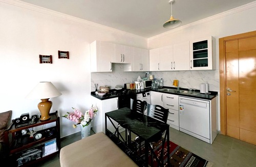 Kyrenia Apartment | Convenient Sea View Flat in Central Kyrenia