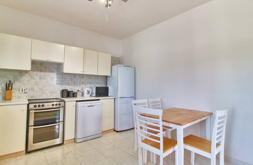 Pegeia Villa | Coral Bay 4 Bed Villa - 5 Minutes Walk to Blue Flag Sandy Beaches - Heated Pool