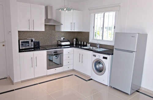 Pegeia Apartment | Coral Bay - Stunning 1 Bed Apartment - Amazing Sea Views - Communal Pool - Wifi