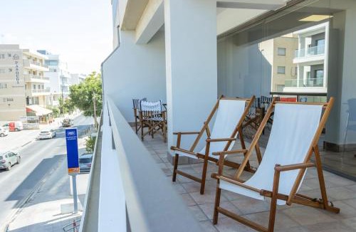 Strovolos Apartment | Cosy & Bright European Uni Apt