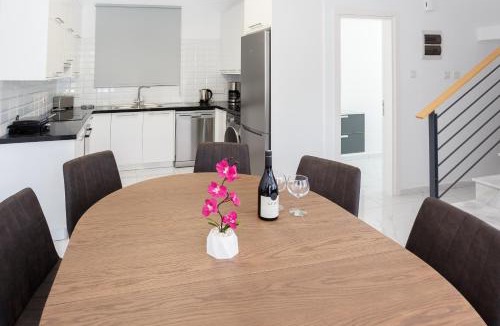 Chlorakas Villa | Cosy Paphos Villa - By IMH Travel & Tours