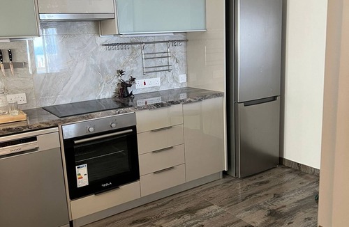 Potamos tis Germasogeias Apartment | Cozy 2-bedroom newly renovated sea view apt.opposite beautiful sandy beach