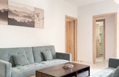 Larnaca City Centre Apartment | Cozy 2BR - 1Min To The Beach